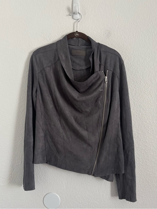 Blank NYC Jackets & Blazers - Blank NYC Women's Size Medium Gray Asymmetrical Drape Faux Suede Jacket